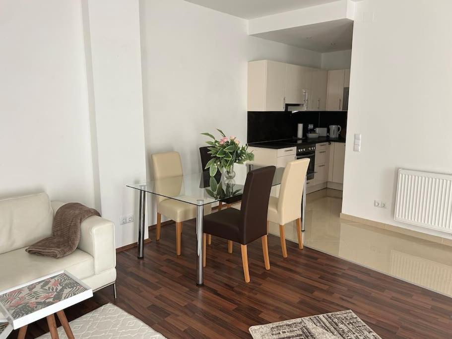 וינה Apartment Merkur מראה חיצוני תמונה